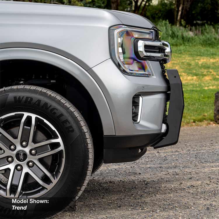 Ultimate9 "ULTIMATE" Nudge Bar w/ 30 Inch LED Light Bar (Next Gen Everest) (view 3)
