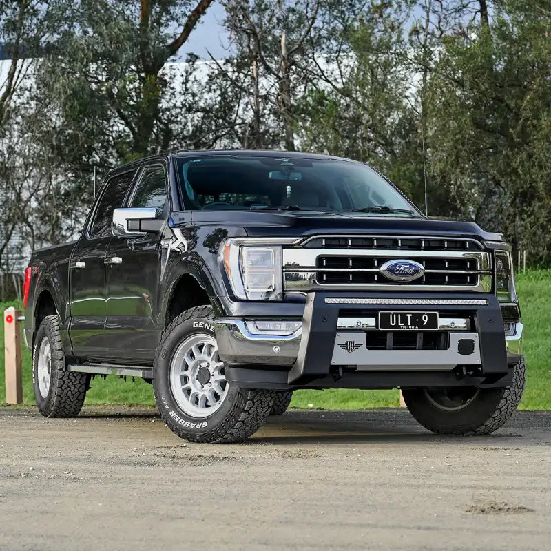 Ultimate9 "ULTIMATE" Nudge Bar w/ 30 Inch LED Light Bar (F-150 2023+ Lariat, Platinum)