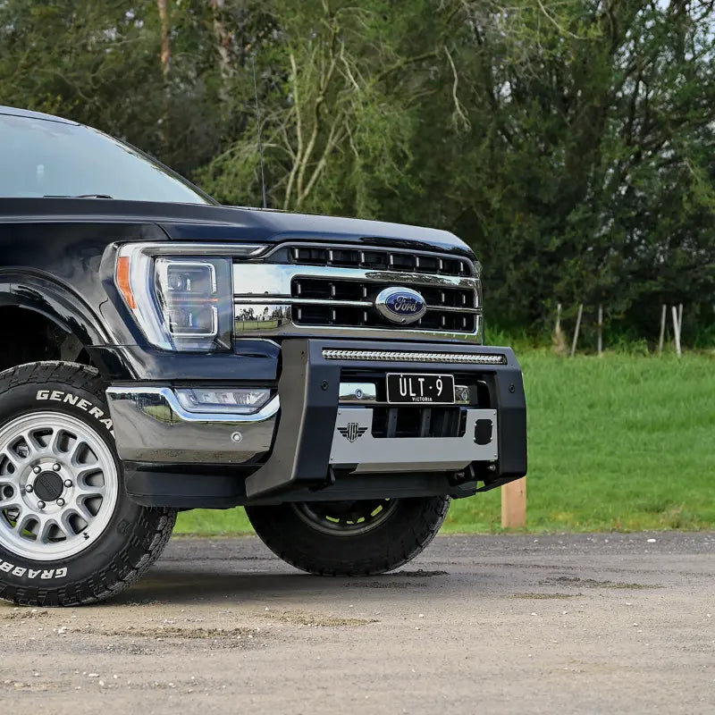 Ultimate9 "ULTIMATE" Nudge Bar w/ 30 Inch LED Light Bar (F-150 2023+ Lariat, Platinum)