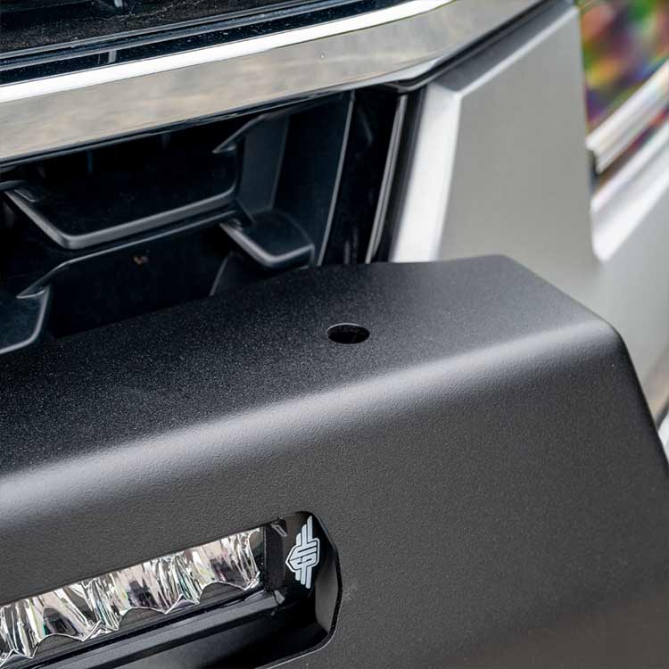 Ultimate9 "ULTIMATE" Nudge Bar w/ 30 Inch LED Light Bar (Next Gen Everest) (view 4)