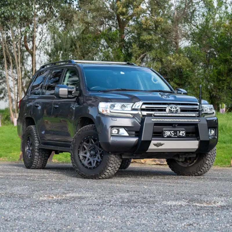 Ultimate9 "ULTIMATE" Nudge Bar w/ 30 Inch LED Light Bar (Toyota Landcruiser 200 Series 2015 - 2022)