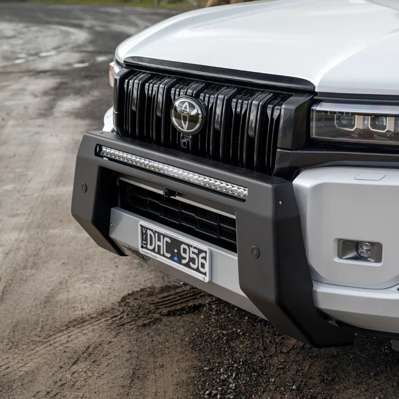 Ultimate9 "ULTIMATE" Nudge Bar w/ 30 Inch LED Light Bar (Toyota Landcruiser Prado 2024+ VX, Kakadu)