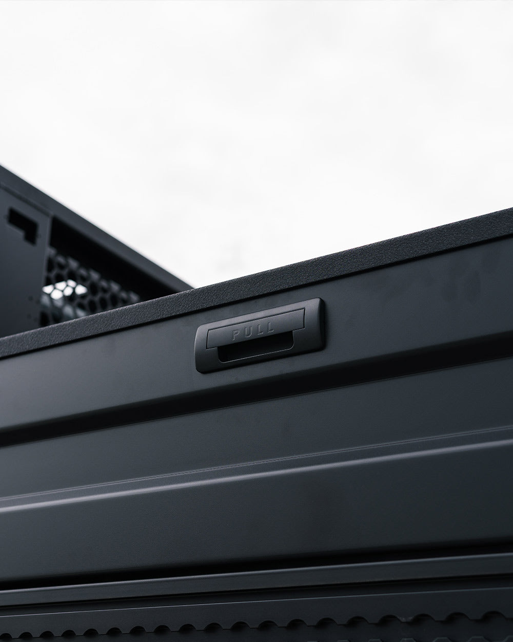 dr2 tray side latch