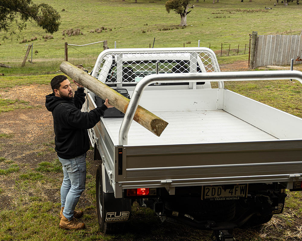 loading logs into tradie series tray